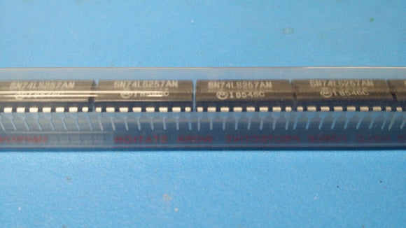 (10 PCS) SN74LS257AN MOT Multiplexer 4 x 2:1 16-PDIP