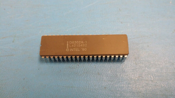 (1 PC) D8202A-1 INTEL DRAM Controller, CMOS, CDIP40 VINTAGE