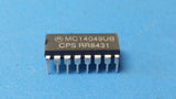 (8 PCS) MC14049UBCP MOT Buffers & Line Drivers 3-18V Hex CMOS, 16-PDIP