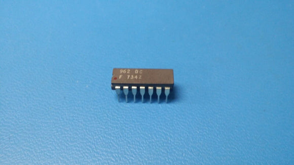 (1 PC) 962DC FSC NAND Gate, DTL, CDIP14 VINTAGE 1973 D/C