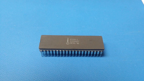 (1 PC) D7220-1 INTEL Graphics Display Controller CDIP40