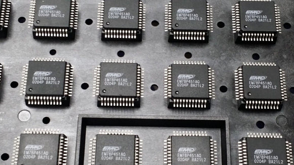 (1 PC) EM78P451AQ EMC, Microcontroller, 8-Bit, OTP, 20MHz, CMOS, PQFP44