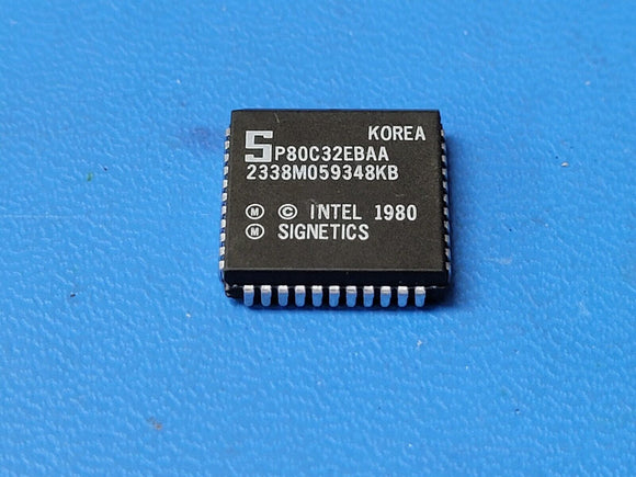 (1 PC) P80C32EBAA PHILIPS Microcontroller, 8-Bit, 8MHz, CMOS, PLCC44