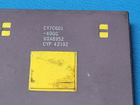 (1 PC) CY7C601-40GC RISC Microprocessor, 32-Bit, 40MHz, CMOS, CPGA207
