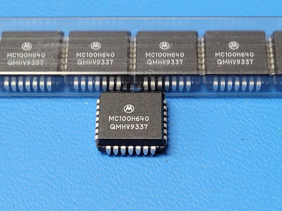 (1 PC) MC100H640FN MOT IC CLOCK DRIVER ECL-TTL 28-PLCC