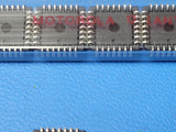(1 PC) MC100H640FN MOT IC CLOCK DRIVER ECL-TTL 28-PLCC
