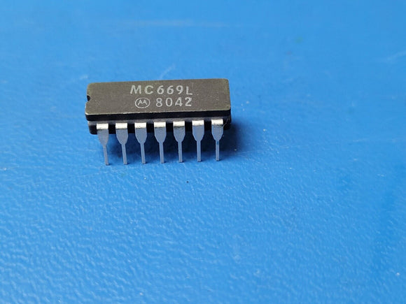 (1 PC) MC669L MOT 4-Input NAND Logic Gate CDIP14