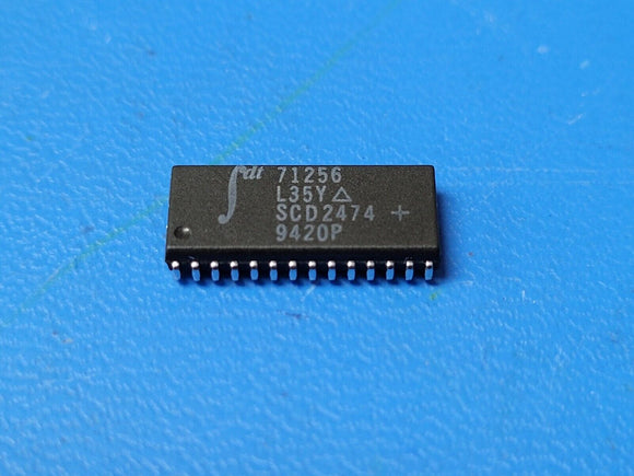 (2 PCS) IDT71256L35Y Standard SRAM, 32KX8, 35ns, CMOS, SOJ-28